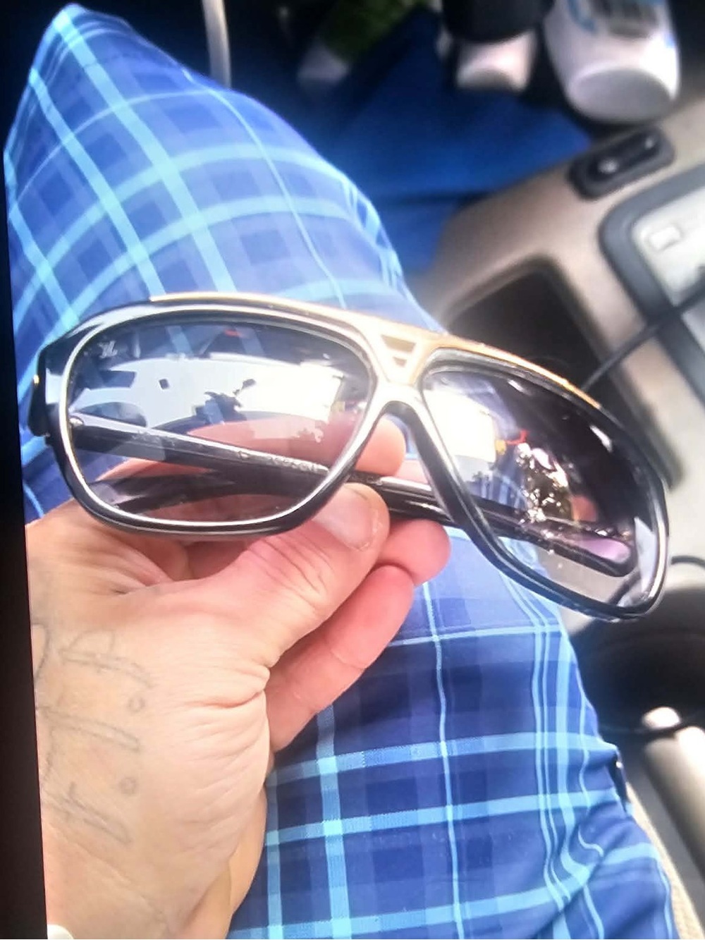 Louis Vuitton Black and Gold (18k) Oversized Sunglasses